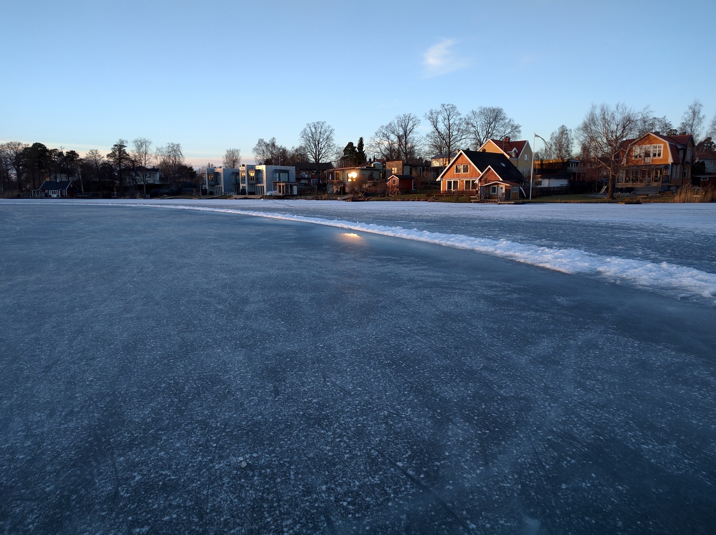 Långsjön, en kväll i februari.