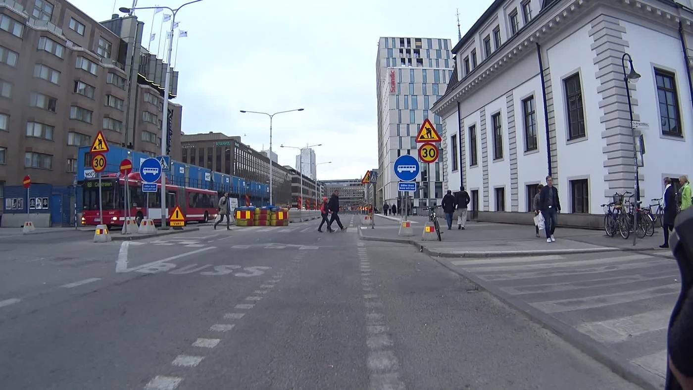 Kollektivkörfält rakt fram