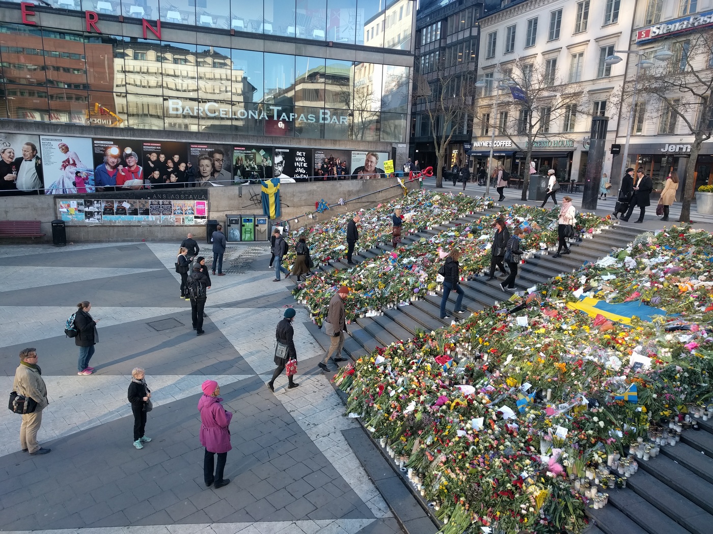 Sergels torg, morgonen den 11/49