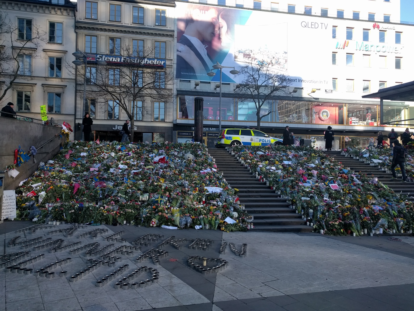 Sergels torg, morgonen den 11/49