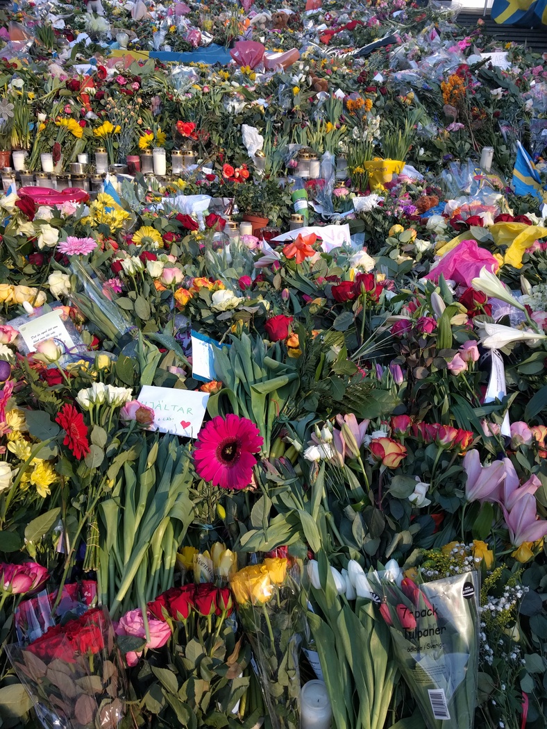 Sergels torg, morgonen den 11/49