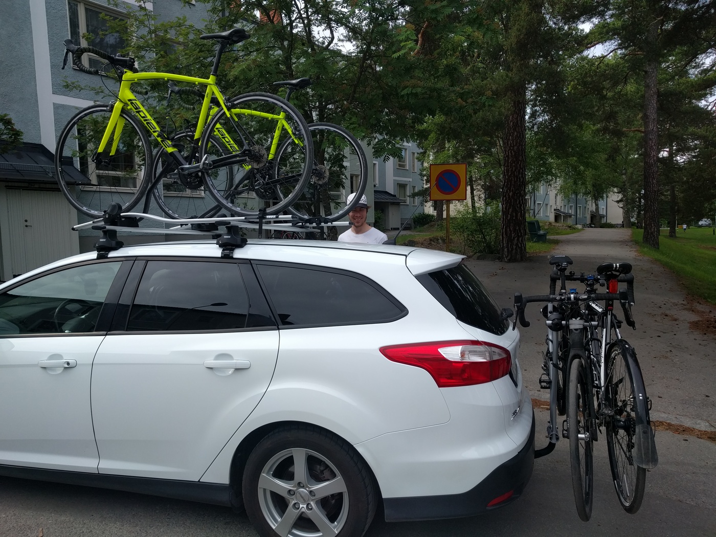 Bilen lastad, dags för avfärd